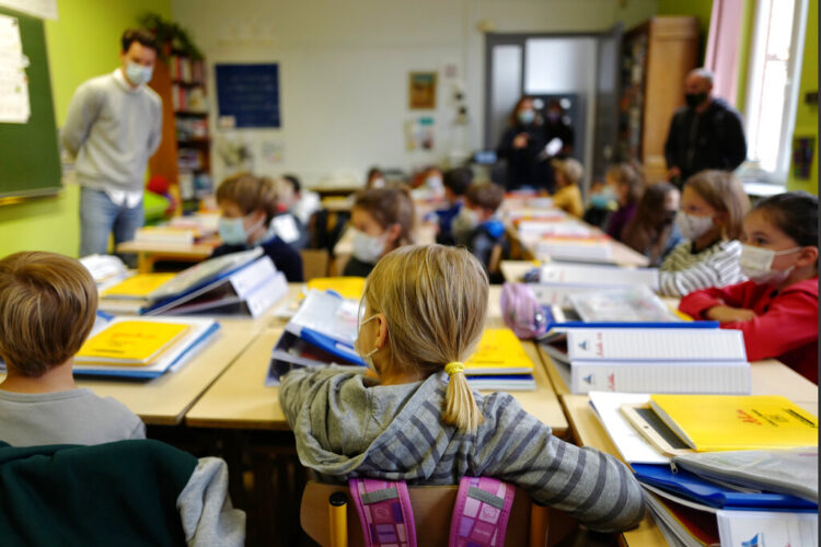 Thu. 9:06 a.m.: French teachers go on strike over handling of pandemic
